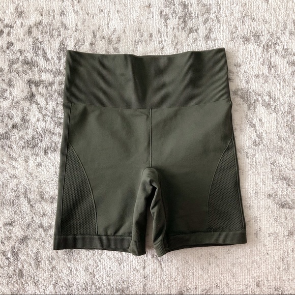 SOLD / Lululemon Shorts - Picture 1 of 5